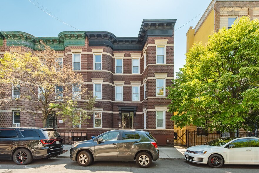 Primary Photo Of 3093 43rd St, Astoria Apartments For Sale