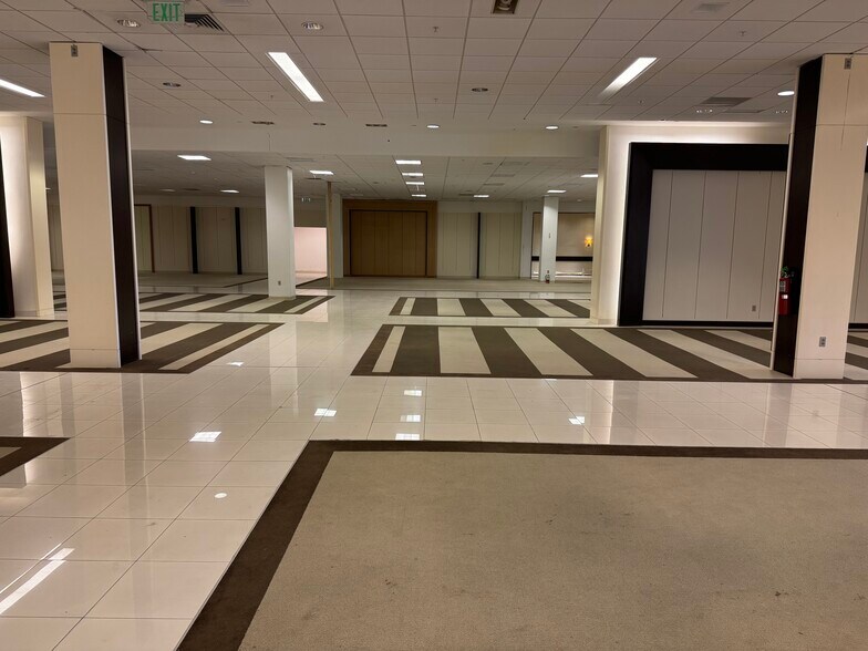 More Photos Of 1305-1401 W Esplanade Ave, Kenner Unknown For Lease