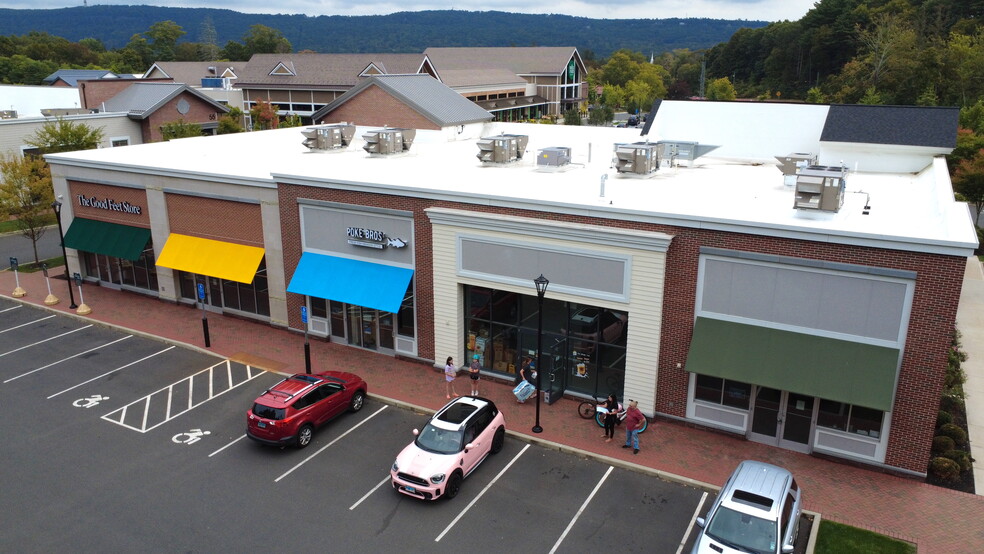 More Photos Of 21 Ensign Dr, Avon Unknown For Lease