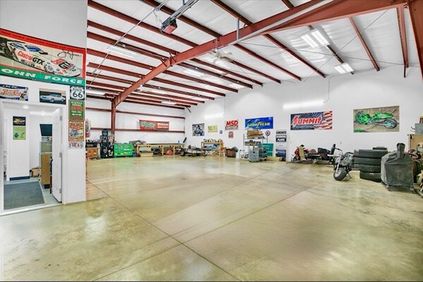 More Photos Of 3612 W Bloomington Rd, Champaign Truck Terminal For Sale