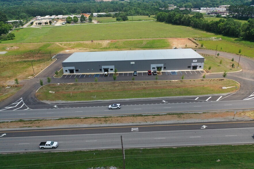 More Photos Of 5150 Memorial Pky NW, Huntsville General Retail For Lease
