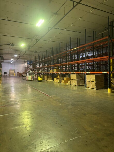 More Photos Of 600 Ellis Rd N, Jacksonville Warehouse For Lease
