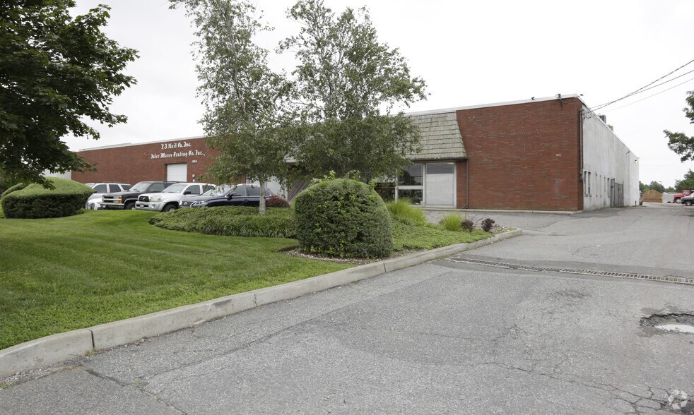 More Photos Of 1064 Route 109, Lindenhurst Warehouse For Lease