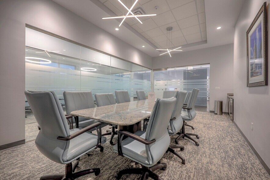 More Photos Of 5821 NW 72nd St, Kansas City Office For Lease