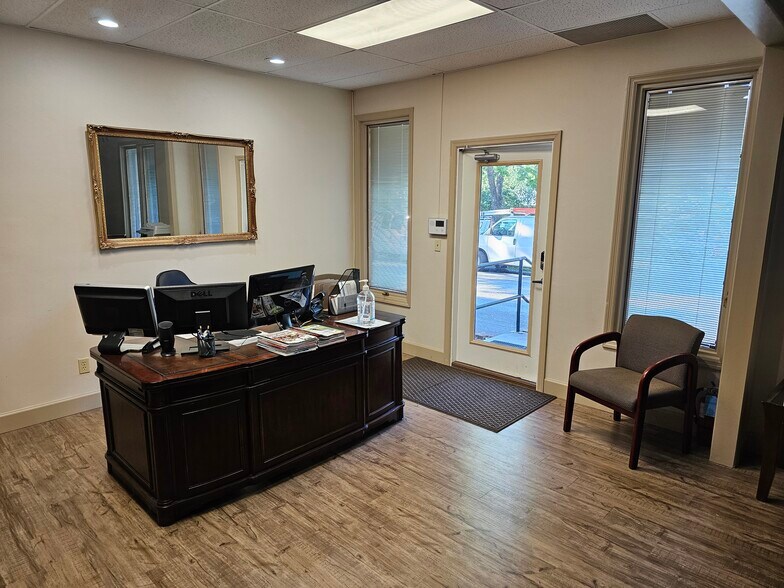 More Photos Of 2732 Capital NE, Tallahassee Medical For Sale