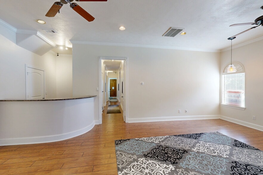 More Photos Of 12814 Willow Centre Dr, Houston Medical For Sale