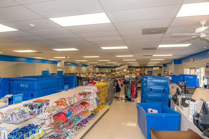 More Photos Of 1210 10th St E, Palmetto Freestanding For Lease