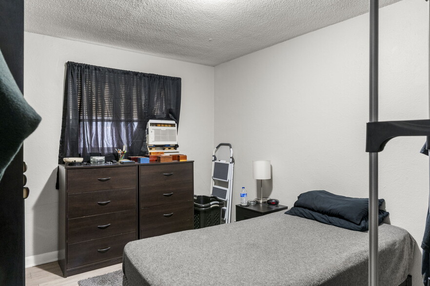 More Photos Of 1129 Akron St, Aurora Apartments For Sale