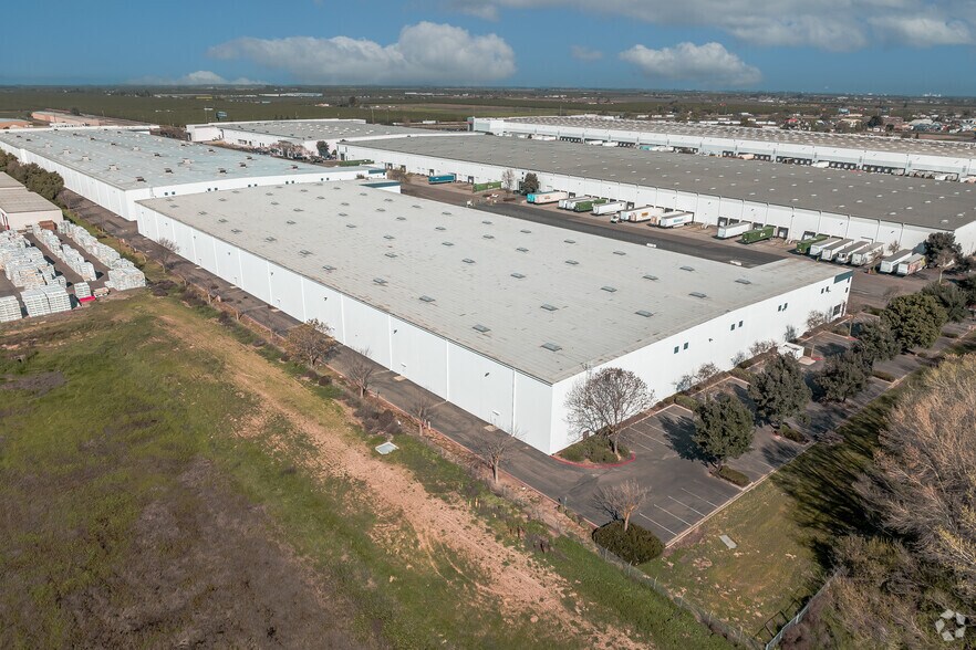 More Photos Of 11960 S Harlan Rd, Lathrop Distribution For Lease