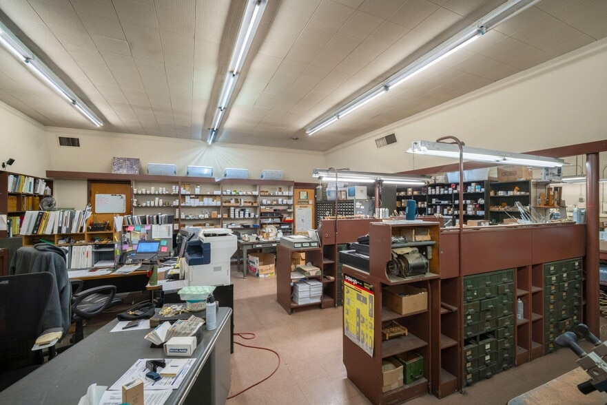 More Photos Of 1319 N 12th St, Milwaukee Service For Sale