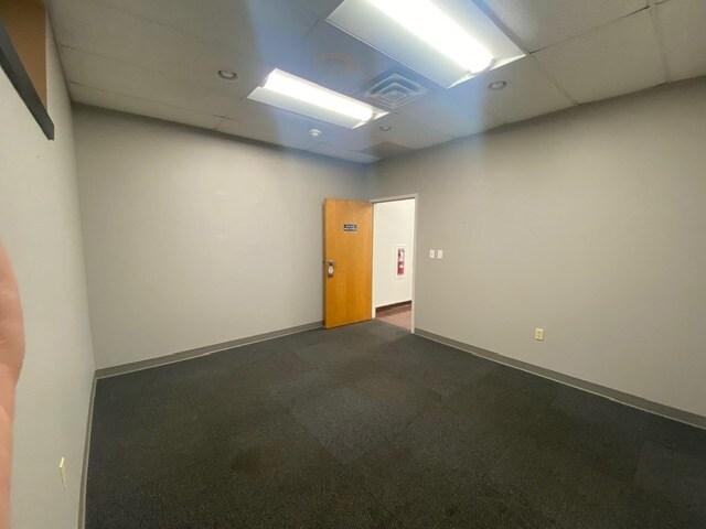 More Photos Of 20 Country Club Dr, Downingtown Medical For Lease