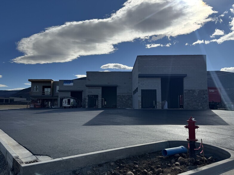 More Photos Of 3300 S Highway 40, Heber City Flex For Lease