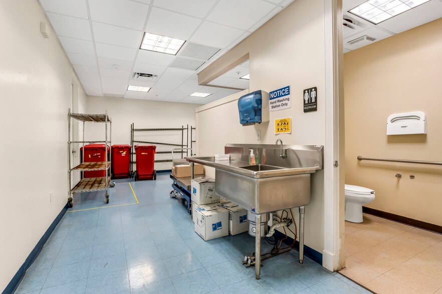 More Photos Of 3900-3908 NW 126th Ave, Coral Springs Warehouse For Sale