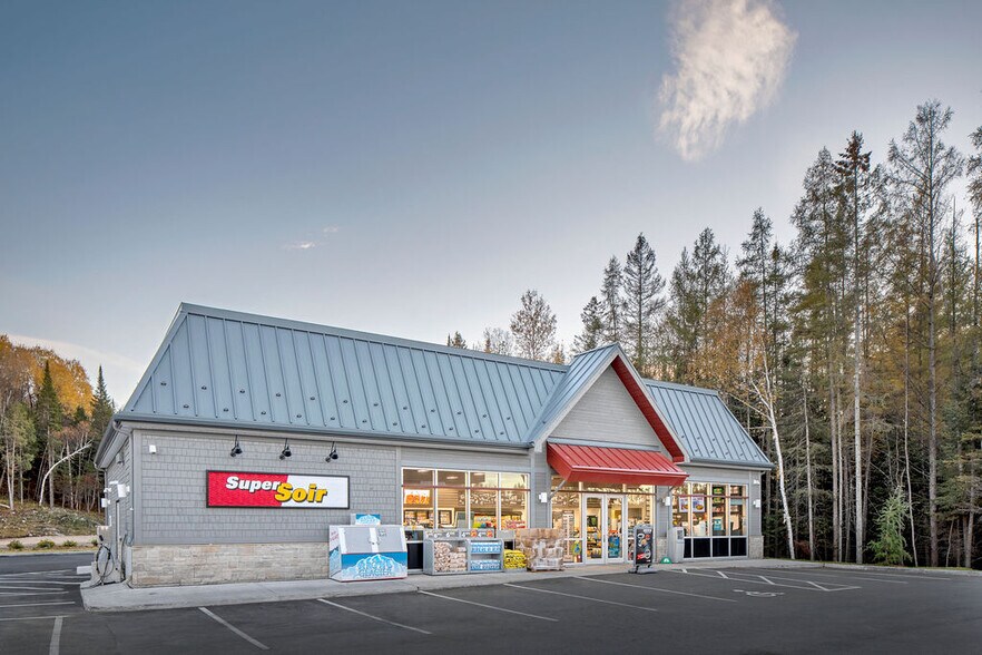 More Photos Of 445 Qc-117, Mont-tremblant General Retail For Lease