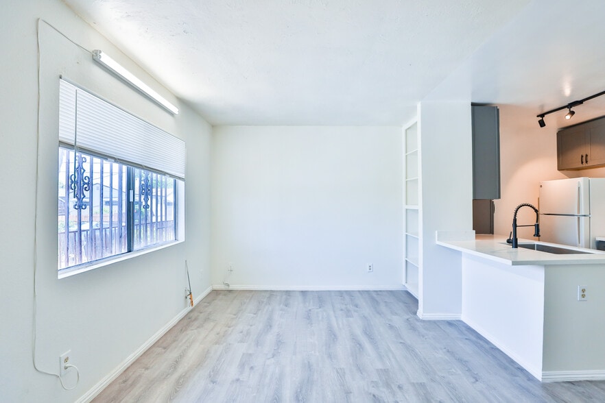 More Photos Of 4037 Winona Ave, San Diego Apartments For Sale