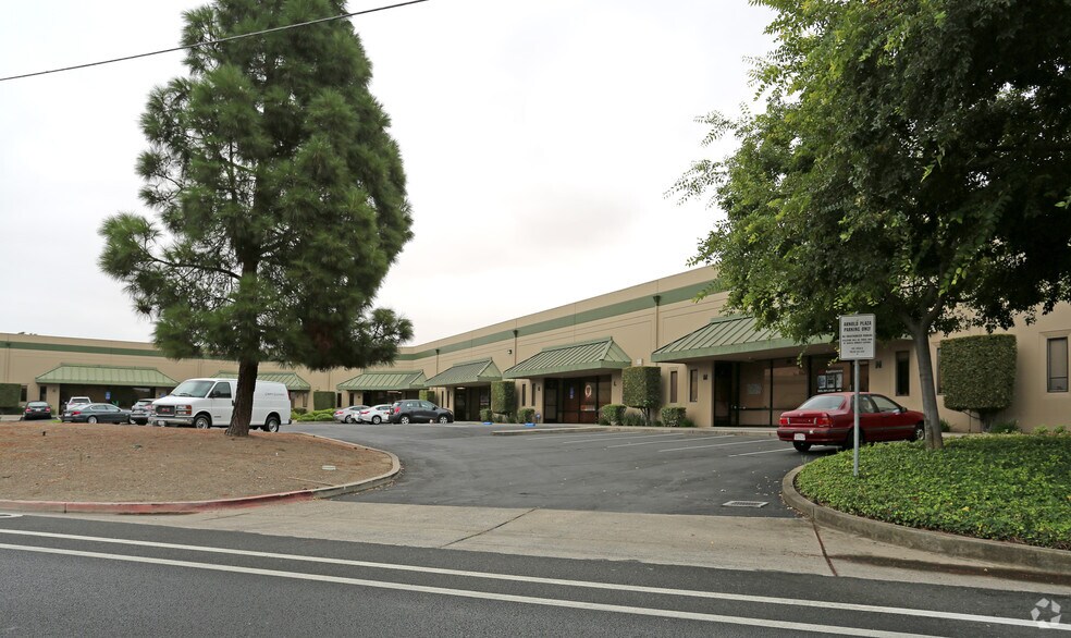 More Photos Of 2490 Arnold Industrial Way, Concord Warehouse For Lease