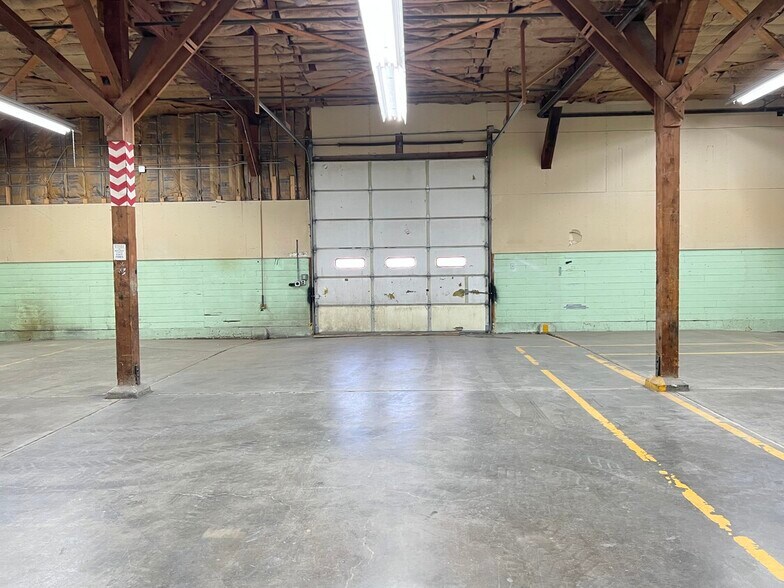 More Photos Of 1330 Banner, Sidney Warehouse For Lease
