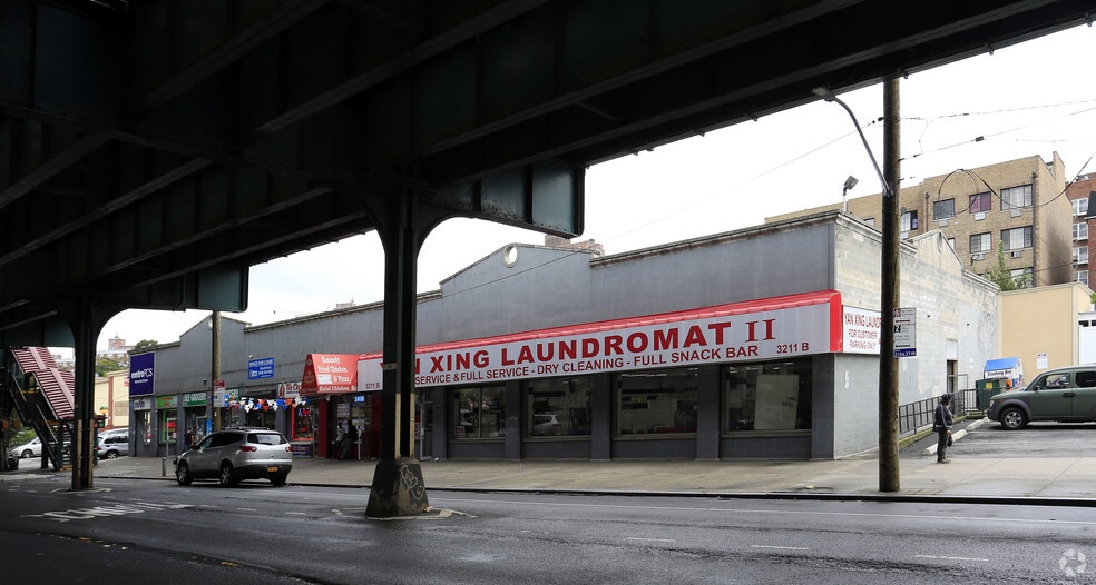 More Photos Of 3201-3211 White Plains Rd, Bronx Storefront For Lease