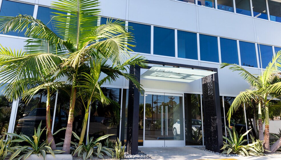 More Photos Of 1833 E 17th St, Santa Ana Office For Lease