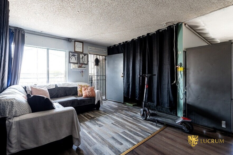 More Photos Of 1683 S Longwood Ave, Los Angeles Apartments For Sale