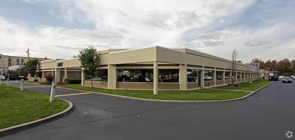 More Photos Of 877 Stewart Ave, Garden City Medical For Lease