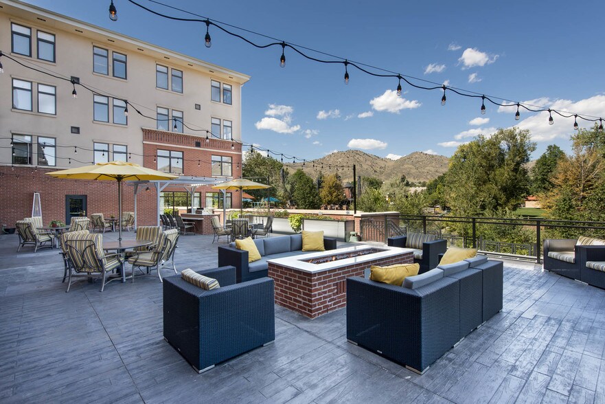 More Photos Of 1027 Washington Ave, Golden Apartments For Lease