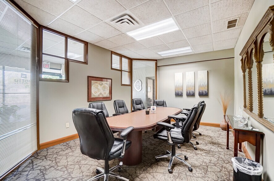 More Photos Of 8900 N Dixie Dr, Dayton Medical For Lease