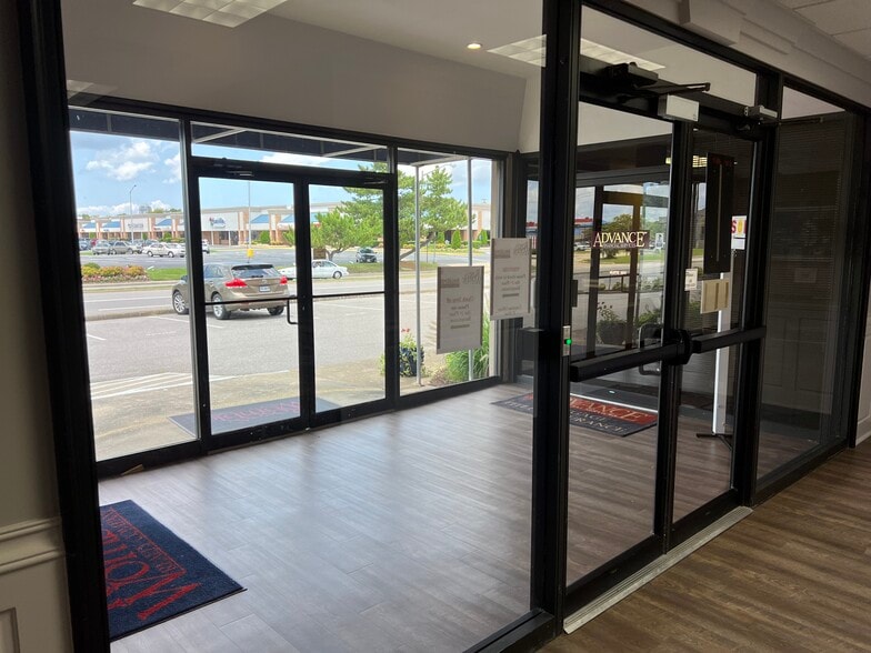 More Photos Of 4190 S Plaza Trl, Virginia Beach Office For Lease