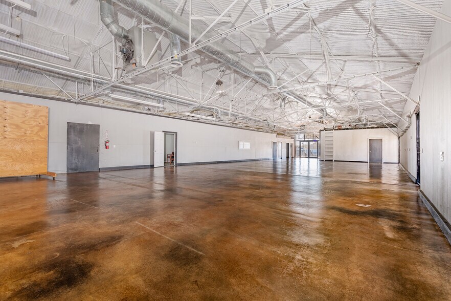 Primary Photo Of 1024 S First St, Sherman Warehouse For Lease