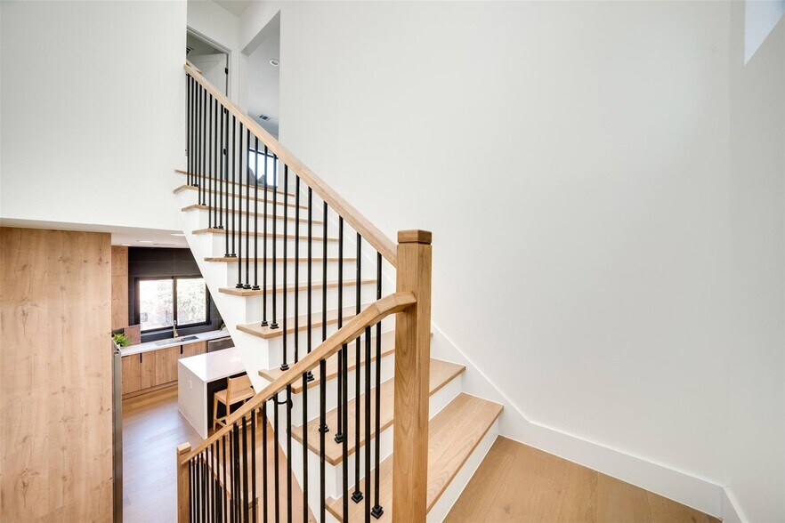 More Photos Of 3825 Munger Ave, Dallas Multifamily For Sale