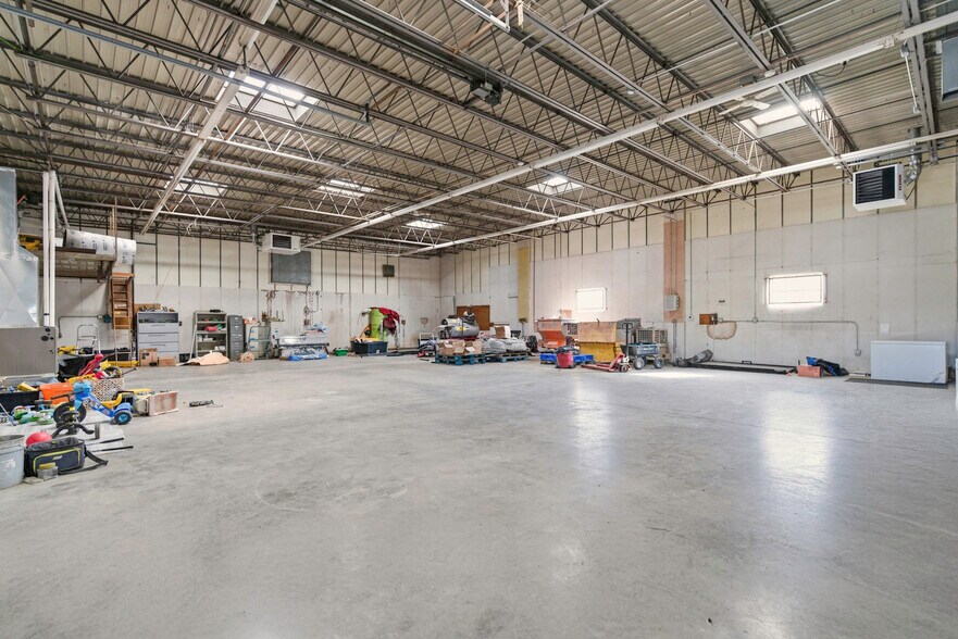 More Photos Of 4310 E 75th Ter, Kansas City Warehouse For Sale