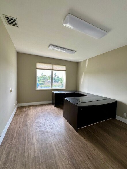 More Photos Of 5397 Orange Dr, Davie Office Residential For Lease