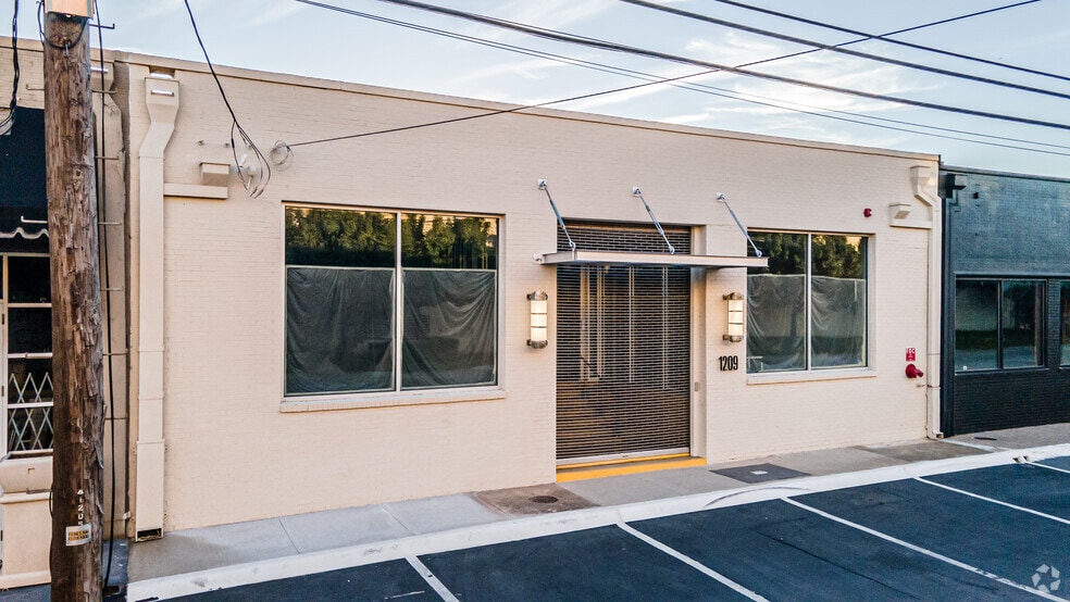 More Photos Of 1201 Slocum St, Dallas Unknown For Lease