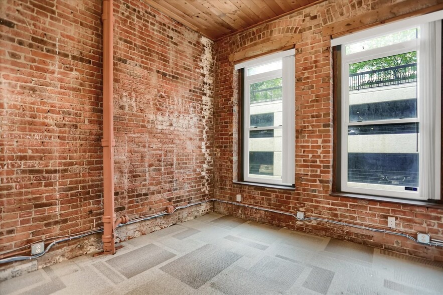 More Photos Of 1620 Market St, Denver Office For Lease