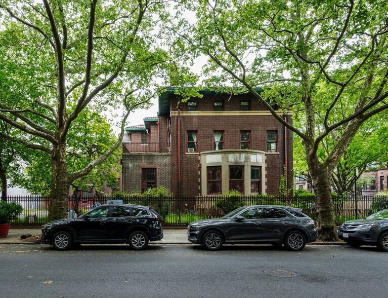 More Photos Of 375 Stuyvesant Ave, Brooklyn Office Residential For Sale