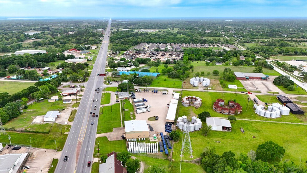 More Photos Of 1500 W Highway 6, Alvin Truck Terminal For Sale