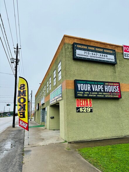 More Photos Of 100 N Main St, Galena Park Freestanding For Lease