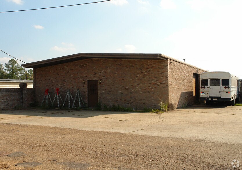 More Photos Of 157 Mckay Cir, Jackson Warehouse For Lease