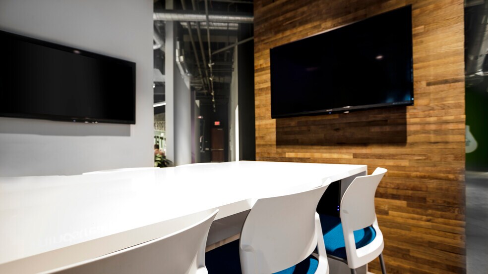 More Photos Of 250 West St, Columbus Office For Lease