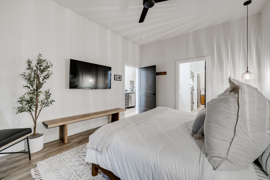 More Photos Of 215 Wayward Winds Rd, Hot Springs National Park Apartments For Sale