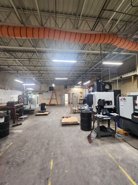 More Photos Of 113-119 Falso Dr, Syracuse Warehouse For Lease