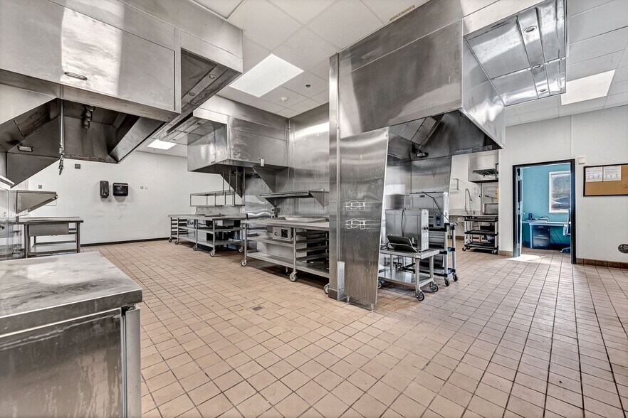 More Photos Of 4280 W Martin Luther King Blvd, Fayetteville Restaurant For Sale