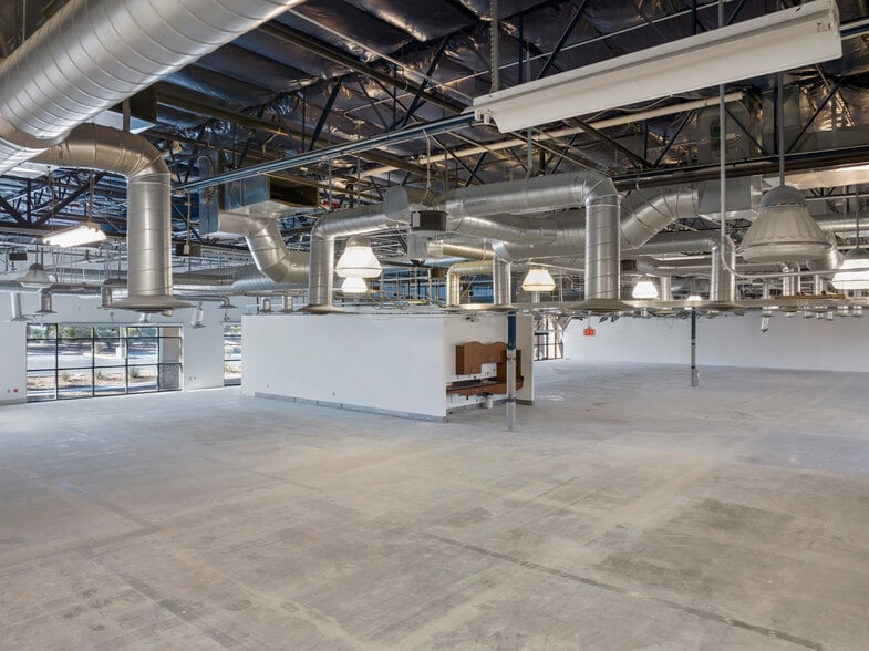 More Photos Of 900 S Pavilion Center Dr, Las Vegas Office For Sale