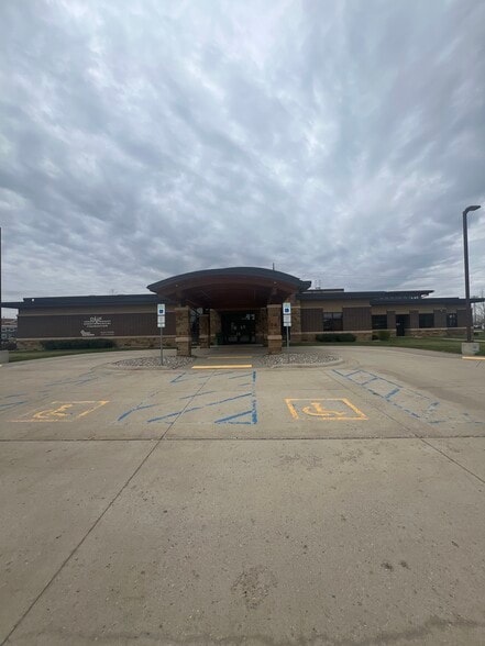 More Photos Of 4141 28th Ave S, Fargo Office For Lease