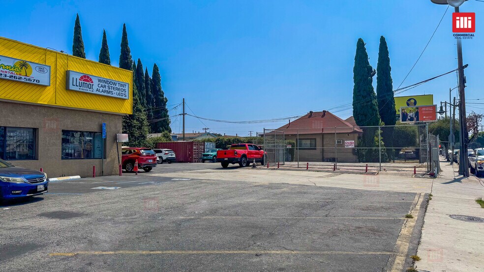 More Photos Of 320 S Soto St, Los Angeles Storefront For Lease