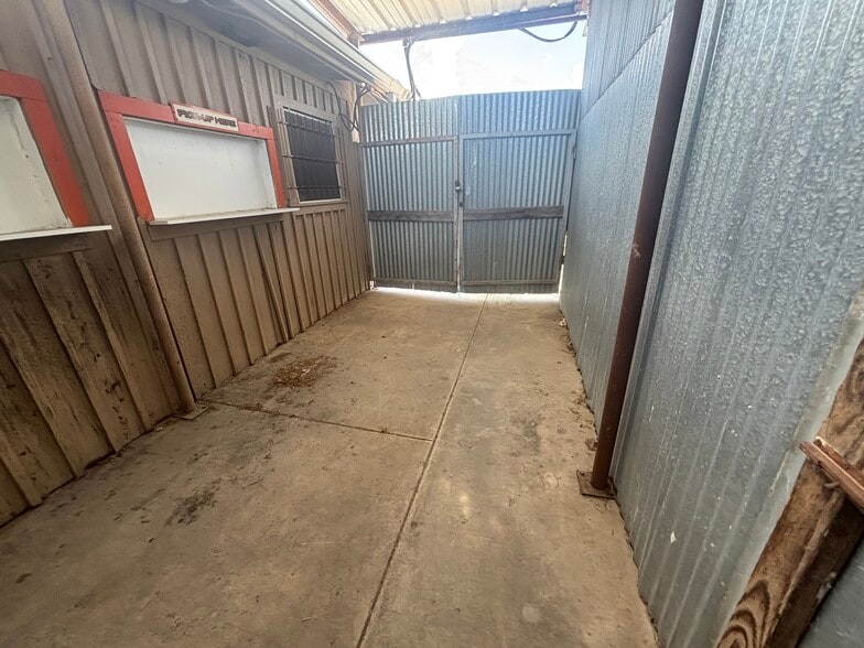 More Photos Of 13525 Wetmore Rd, San Antonio Restaurant For Lease