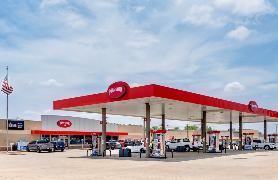 Primary Photo Of 2351 W Sunset Ave, Springdale Convenience Store For Sale
