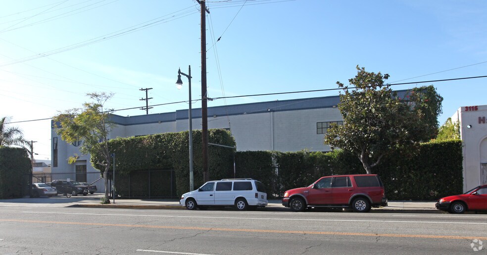 More Photos Of 3119-3121 S Main St, Los Angeles Warehouse For Sale