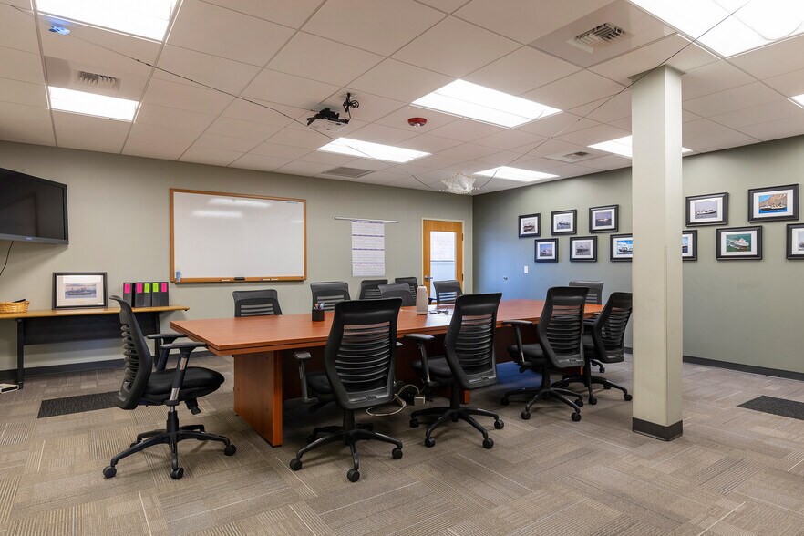 More Photos Of 4241 21st Ave W, Seattle Office For Lease