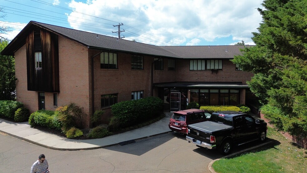 More Photos Of 220 Culpeper St, Warrenton Medical For Lease